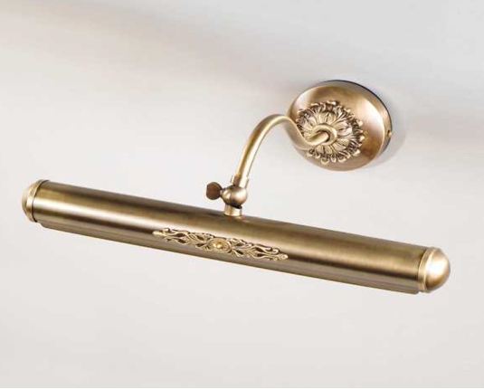 Applique classica in ottone firmata Nervilamp.