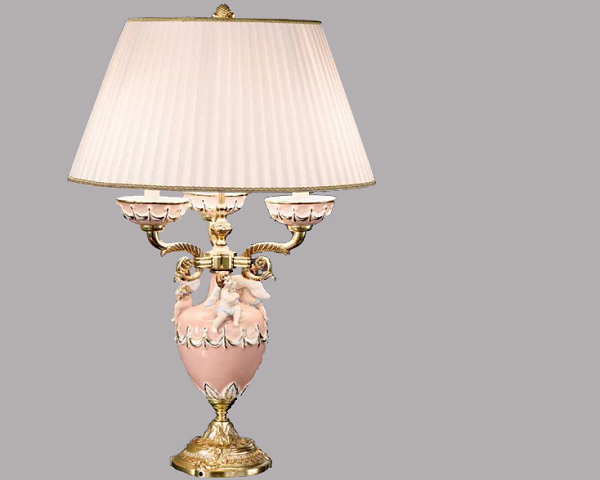 Lampada barocca in ceramica.