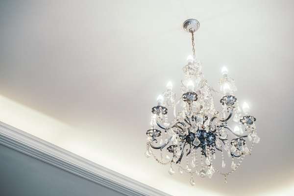 Come integrare l’illuminazione classica in ambienti minimal
